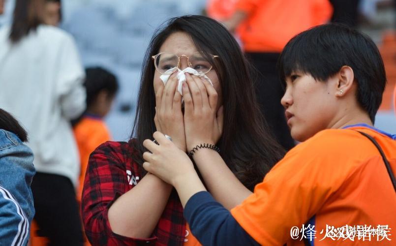 “山东球迷因被戴琳拖欠救命钱不幸离世，多方作出回应”